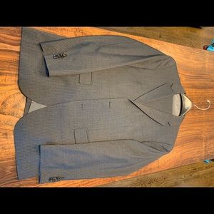 Hugo Boss Men’s Charcoal Gray Pinstripe Suit 38R